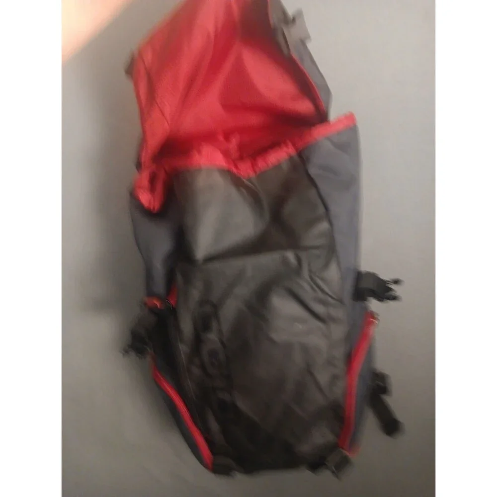 Ogio Throttle iRacing Motorcyle Commuter Weather Resistant Back Pack 27.8 L